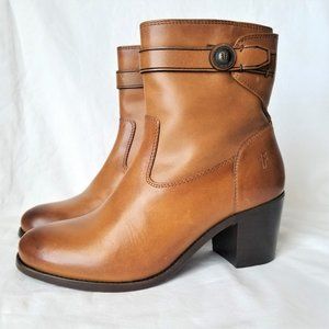 FRYE Malorie Button Short TAN